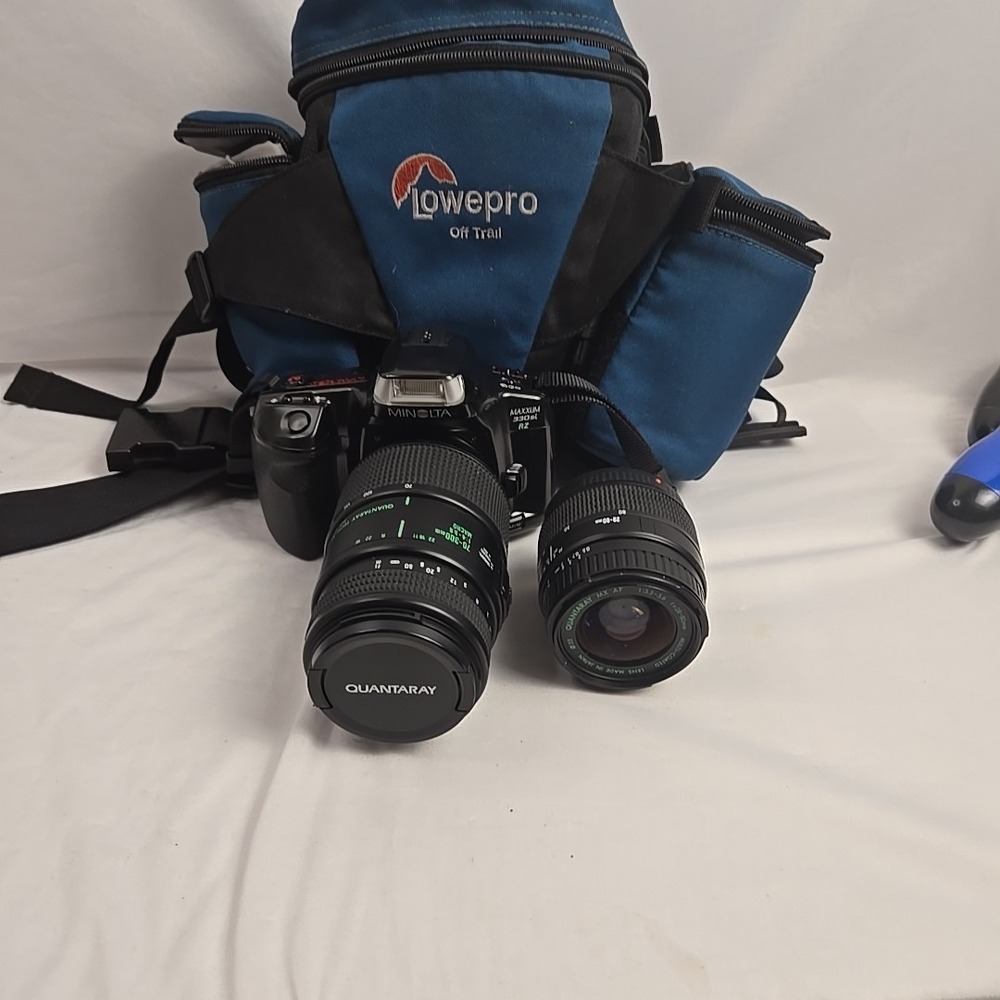 Minolta Maxxum 330si RZ 35mm Film Camera w/ 35-80mm & 70-300mm AF Lenses - Picture 5 of 6